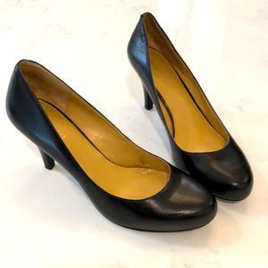 Nine West matte black heels, leather, rounded toe